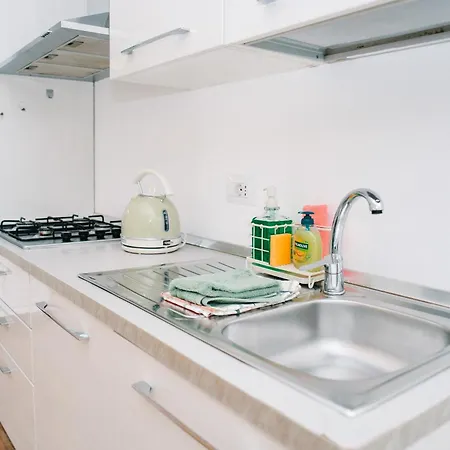 Residence Lora, Roses Suite 2, Free Private Parking Apartament