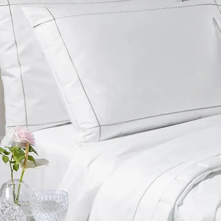 Lora Como Residence,Roses Suite 2, Free Private Parking, Self Check-In *
