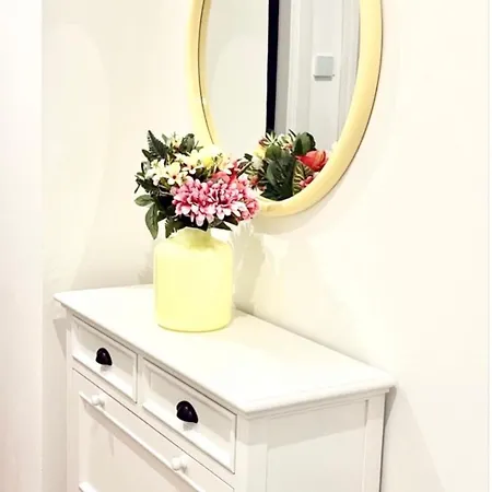 Lora Roses 2, Free Private Parking, Self Check-in * Como