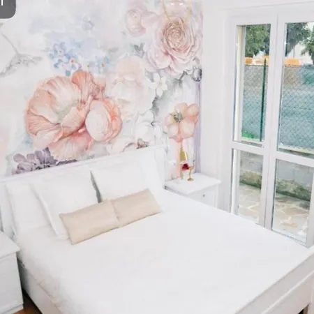 Apartament Residence Lora, Roses Suite 2, Free Private Parking