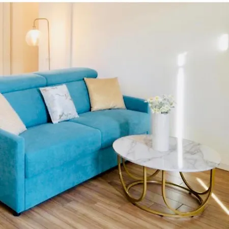 Lora Como Residence,Roses Suite 2, Free Private Parking, Self Check-In *